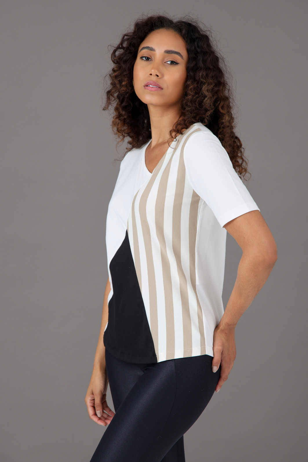 Blusa Feminina Manga Curta Recortes Blusa Feminina Manga Curta Recortes