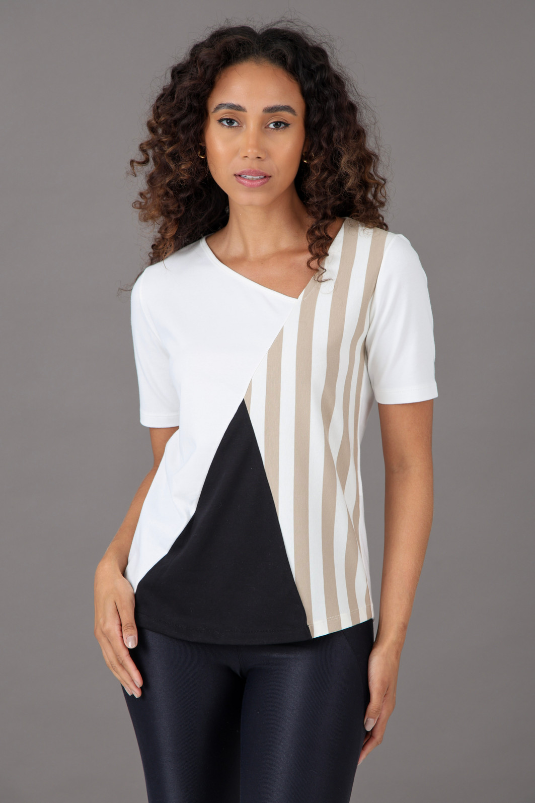 Blusa Feminina Manga Curta Recortes Blusa Feminina Manga Curta Recortes