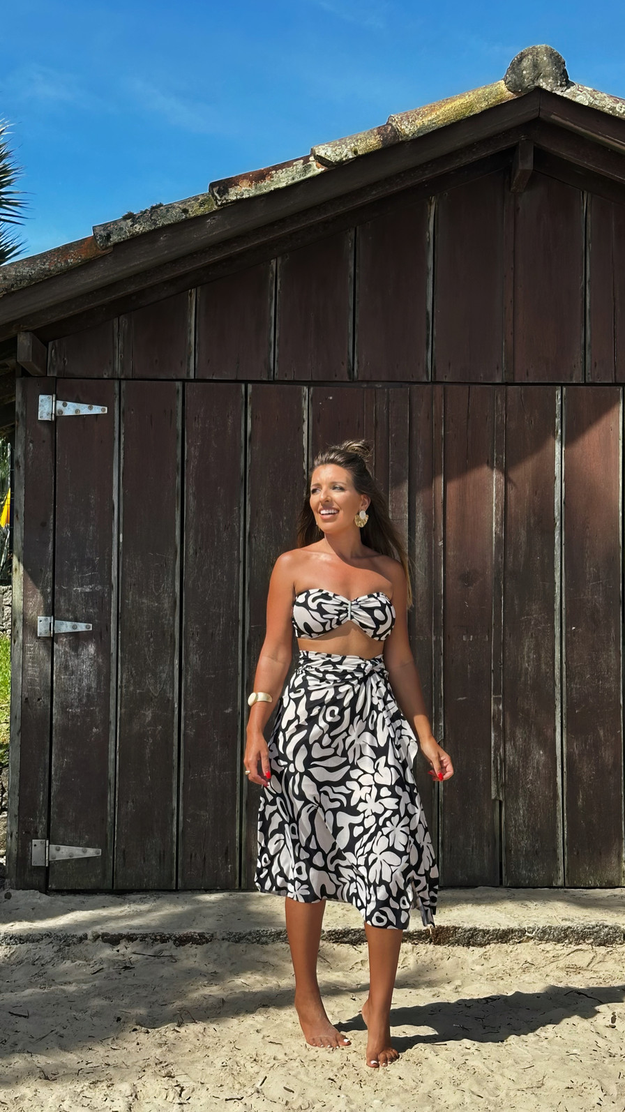 conjunto saída 1001 formas  floral preto e off