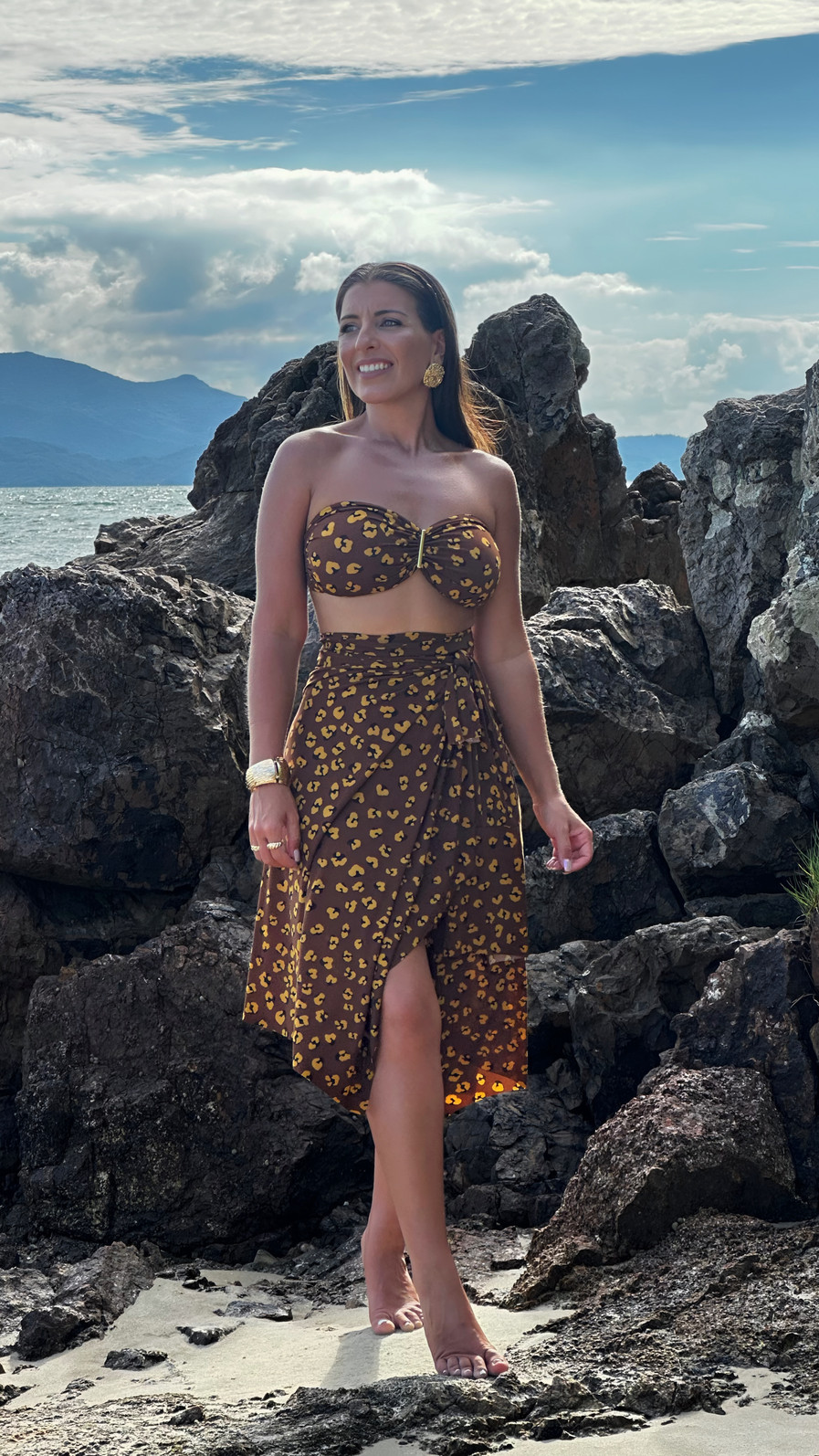 conjunto saída 1001 formas curta onça marrom