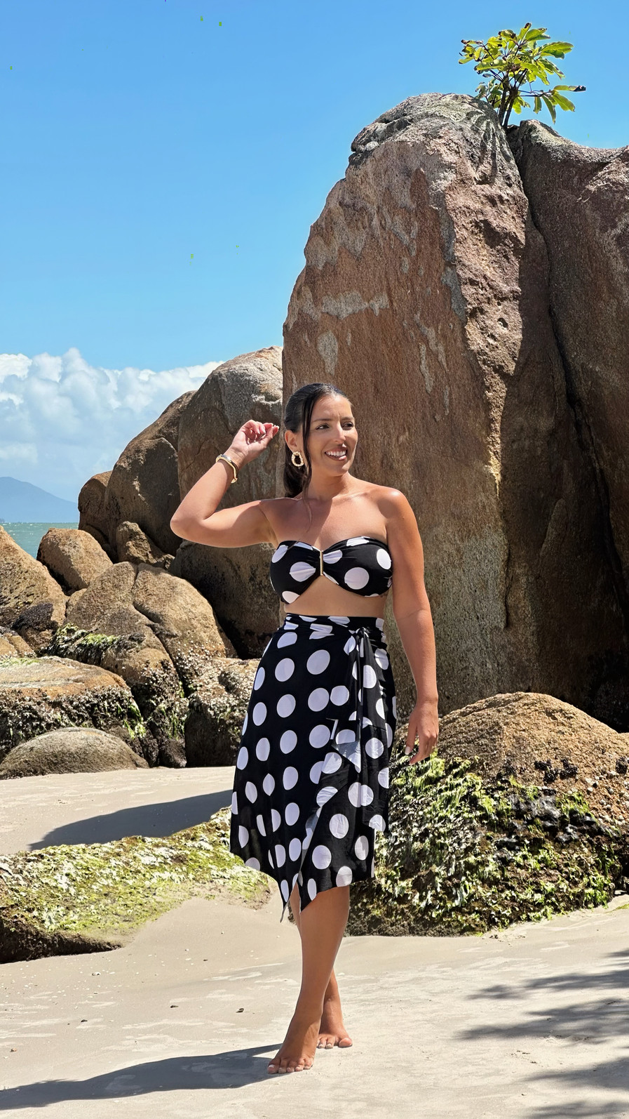 Conjunto saída 1001 formas curta poá preto Conjunto saída 1001 formas curta poá preto