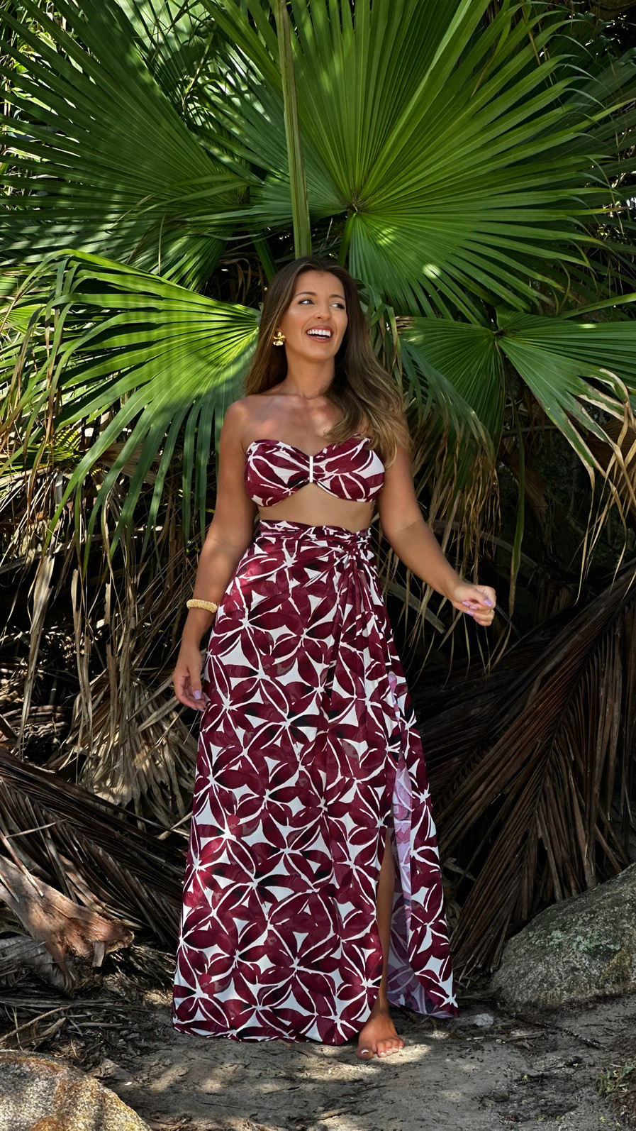 conjunto saída 1001 formas longa  floral bordô