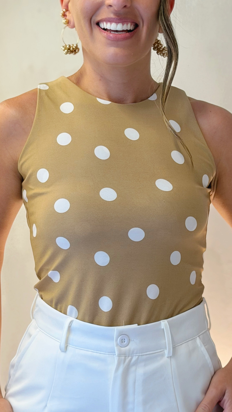 Blusa regatinha poá bege Blusa regatinha poá bege