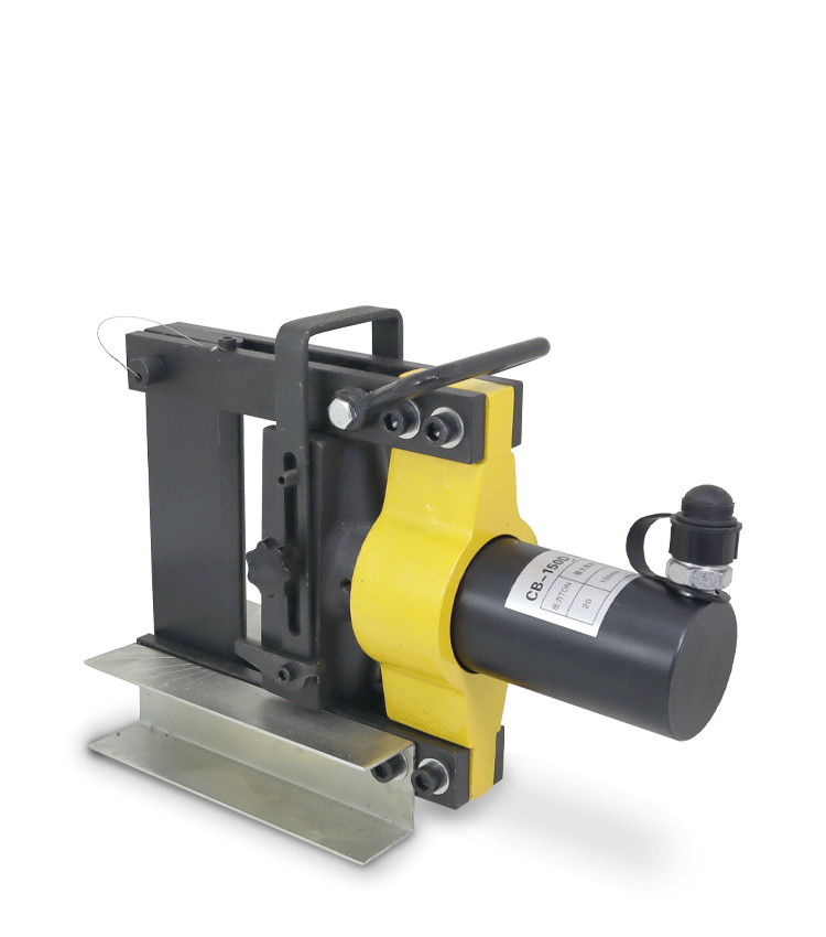 Dobrador Hidráulico de Barramento de Cobre até 150mm e Espessura 10mm - CB-150D Dobrador Hidráulico de Barramento de Cobre até 150mm e Espessura 10mm - CB-150D