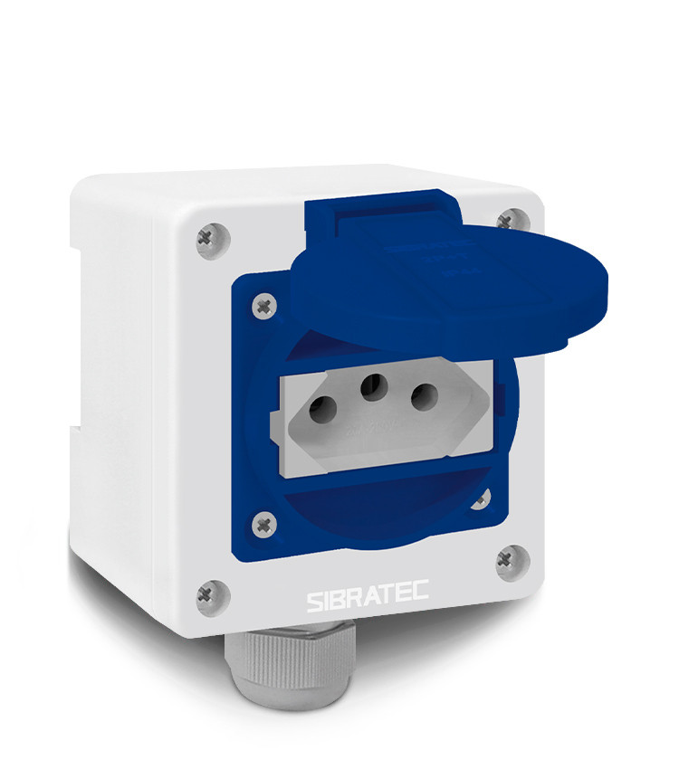 Tomada Azul c/ Tampa e Caixa Branca 2p+t 10A e 20a Padrão Brasileiro Trilho Din Tomada Azul c/ Tampa e Caixa Branca 2p+t 10A e 20a Padrão Brasileiro Trilho Din