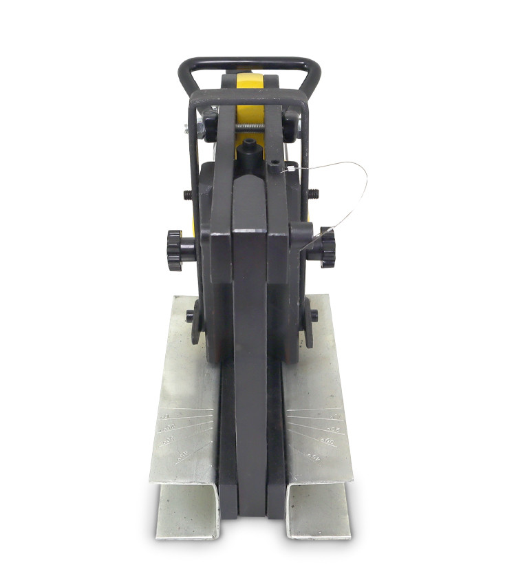 Dobrador Hidráulico de Barramento de Cobre até 150mm e Espessura 10mm - CB-150D Dobrador Hidráulico de Barramento de Cobre até 150mm e Espessura 10mm - CB-150D