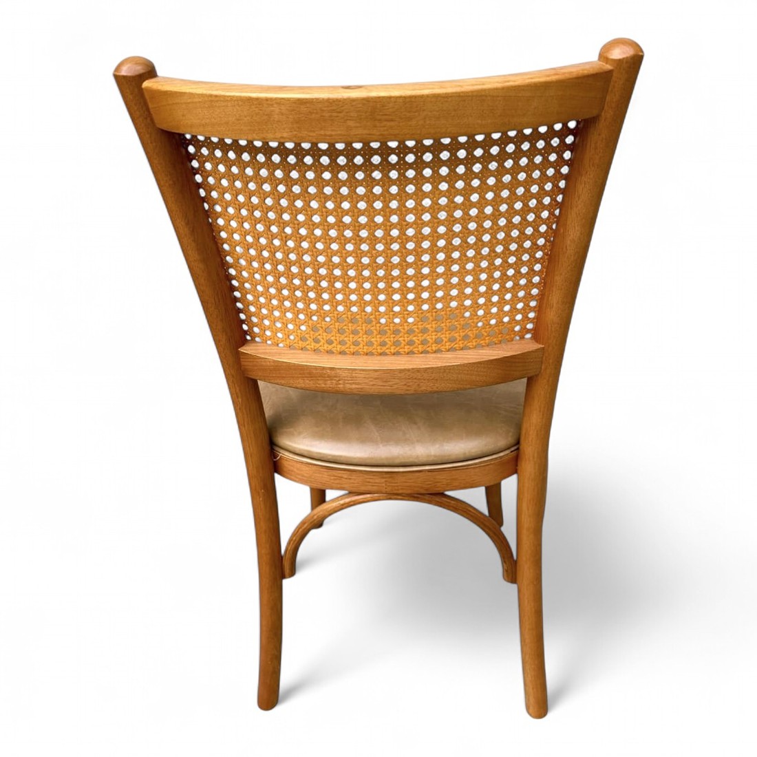 Cadeira Luxemburgo Cor Mel Assento Estofado Itapema Bege Cadeira Luxemburgo Cor Mel Assento Estofado Itapema Bege