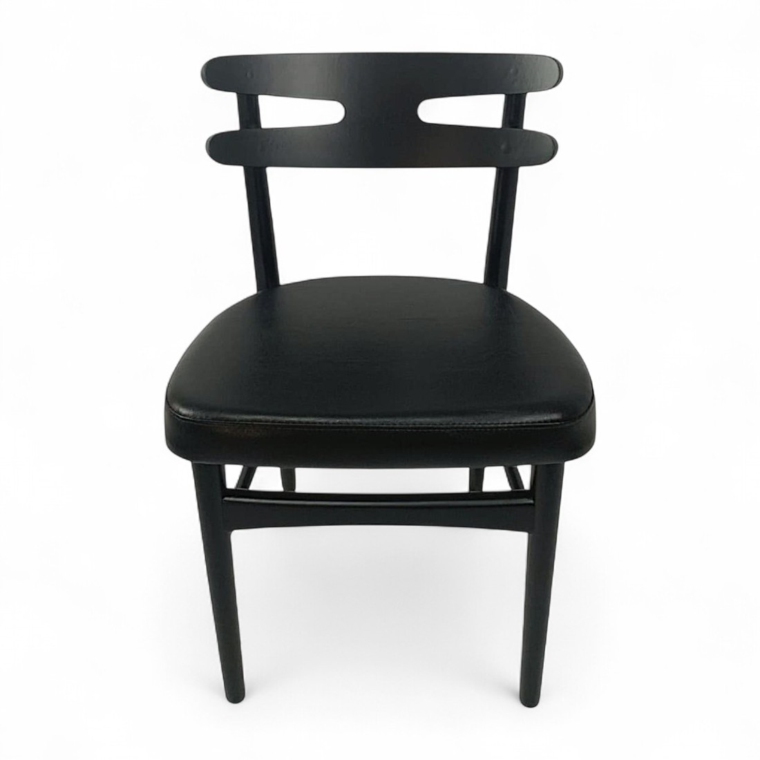 Cadeira HW Preto Laqueado e Assento em Corino Preto Cadeira HW Preto Laqueado e Assento em Corino Preto
