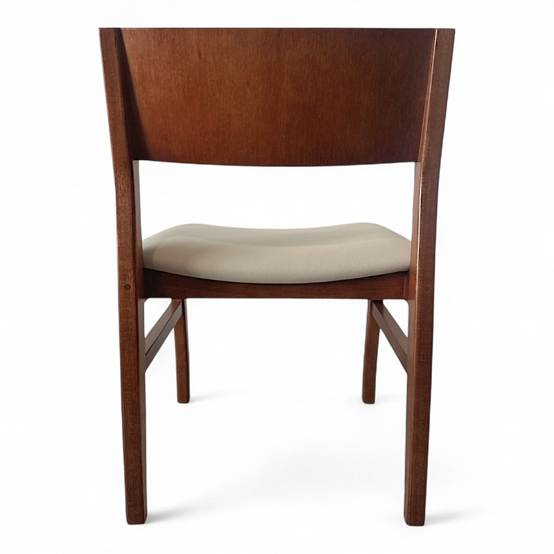 Cadeira Panamá com Encosto Ergonômico e Assento Corino Creme