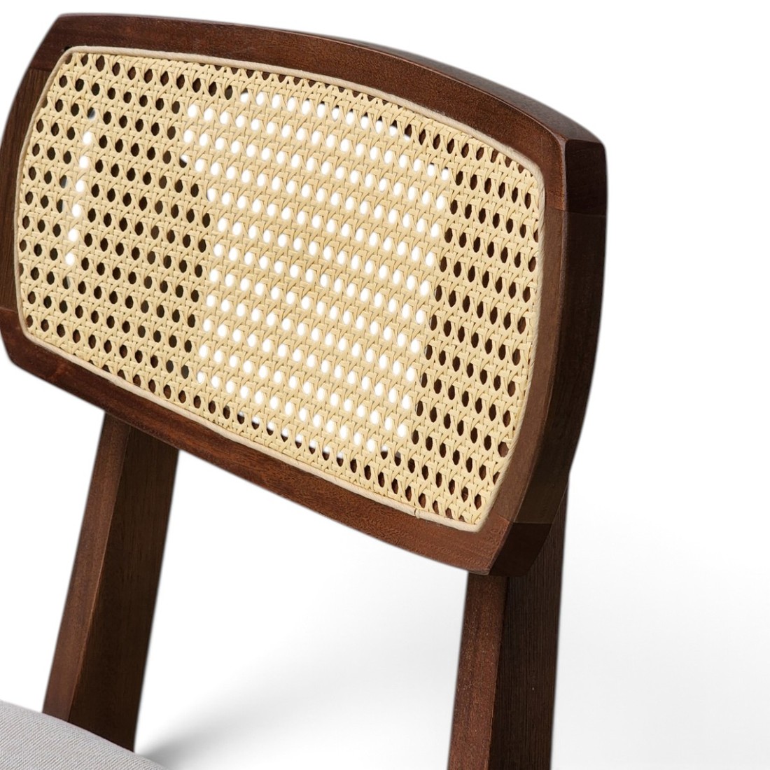 Cadeira de Jantar Verona no Imbuia Glaze Encosto Rattan Linho offwhite Cadeira de Jantar Verona no Imbuia Glaze Encosto Rattan Linho offwhite