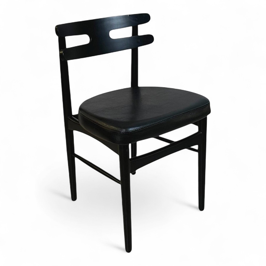 Cadeira HW Preto Laqueado e Assento em Corino Preto