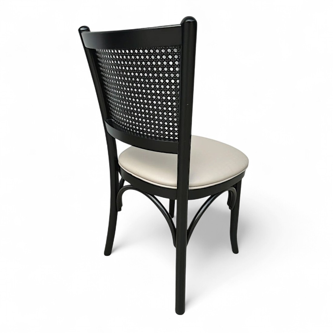 Cadeira Luxemburgo Cor Preta Assento Estofado Facto Fendi