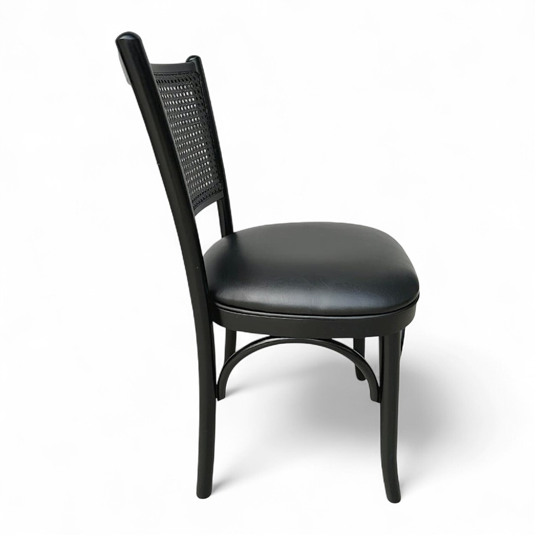 Cadeira Luxemburgo Cor Preta Assento Estofado Courissimo Preto Cadeira Luxemburgo Cor Preta Assento Estofado Courissimo Preto
