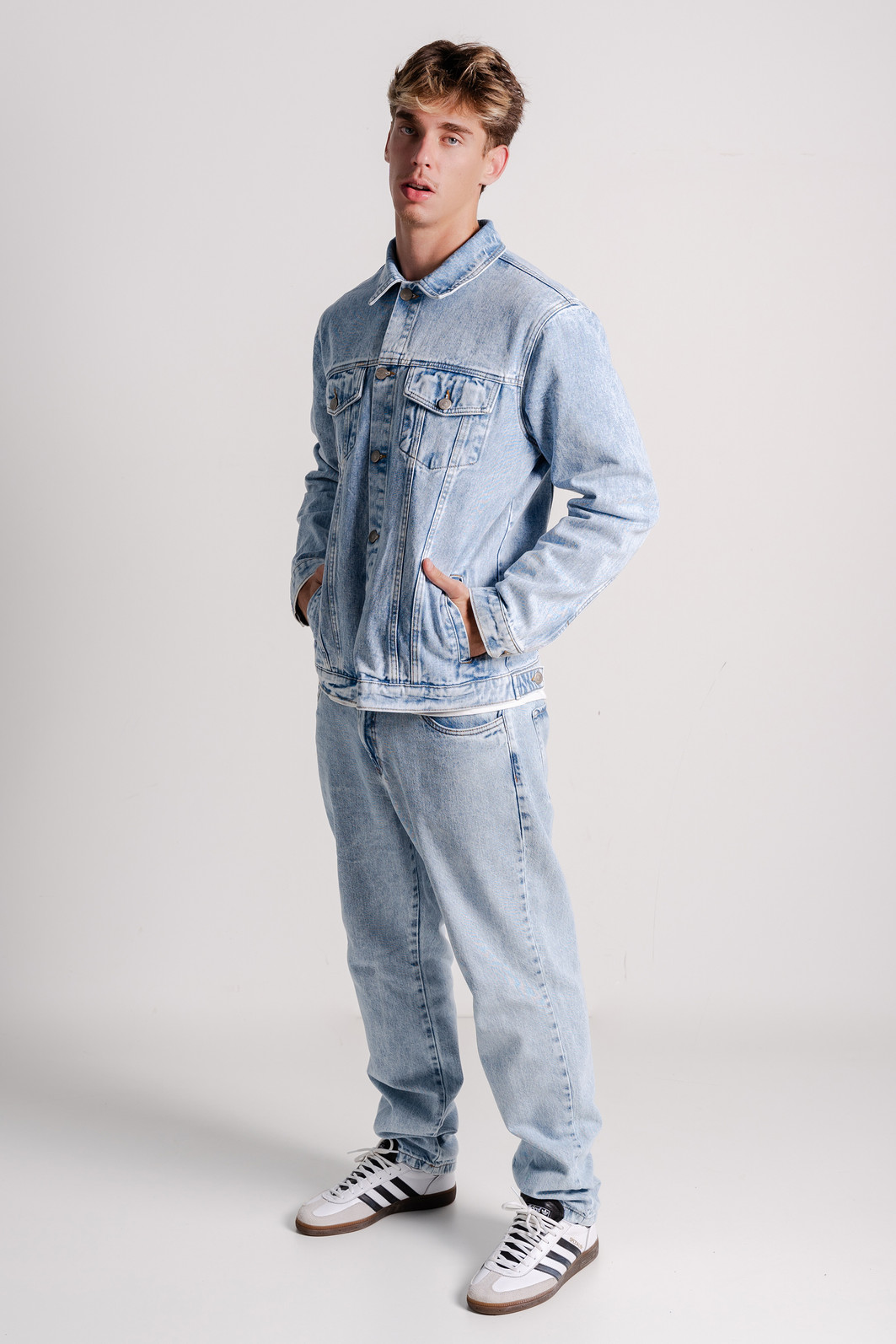 JAQUETA JEANS TRUCKER VINTAGE JAQUETA JEANS TRUCKER VINTAGE