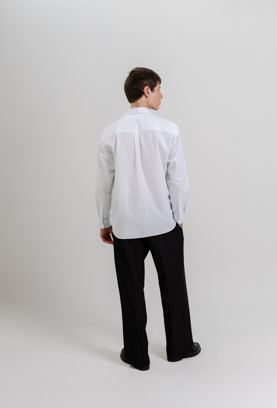CONJUNTO | CALÇA LOOSE ALFAIATARIA PRETA + CAMISA SOCIAL RELAXED CONJUNTO | CALÇA LOOSE ALFAIATARIA PRETA + CAMISA SOCIAL RELAXED