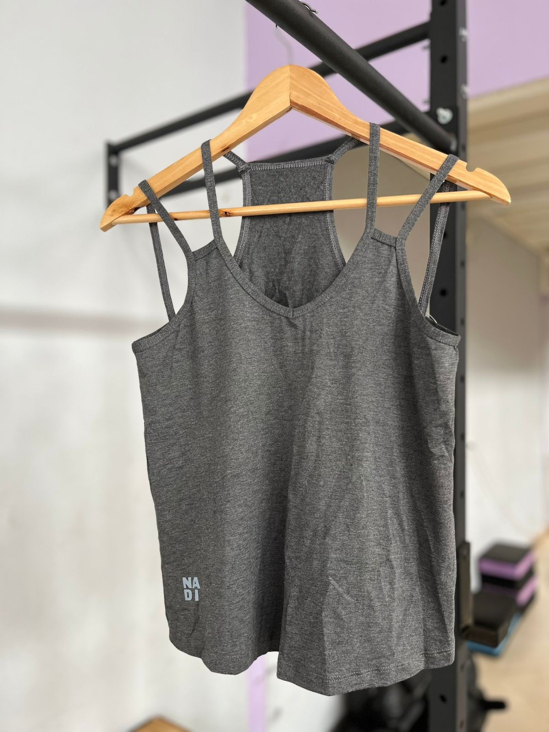 regata alcinha cinza regata alcinha cinza