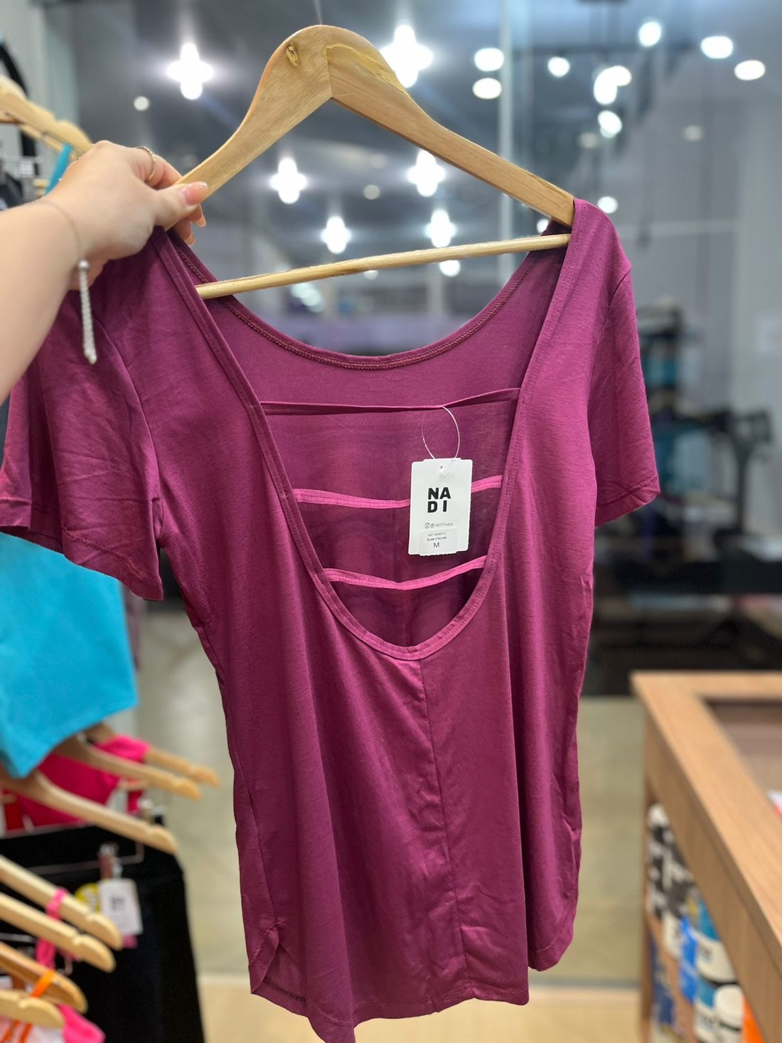 blusa alça costas bordo
