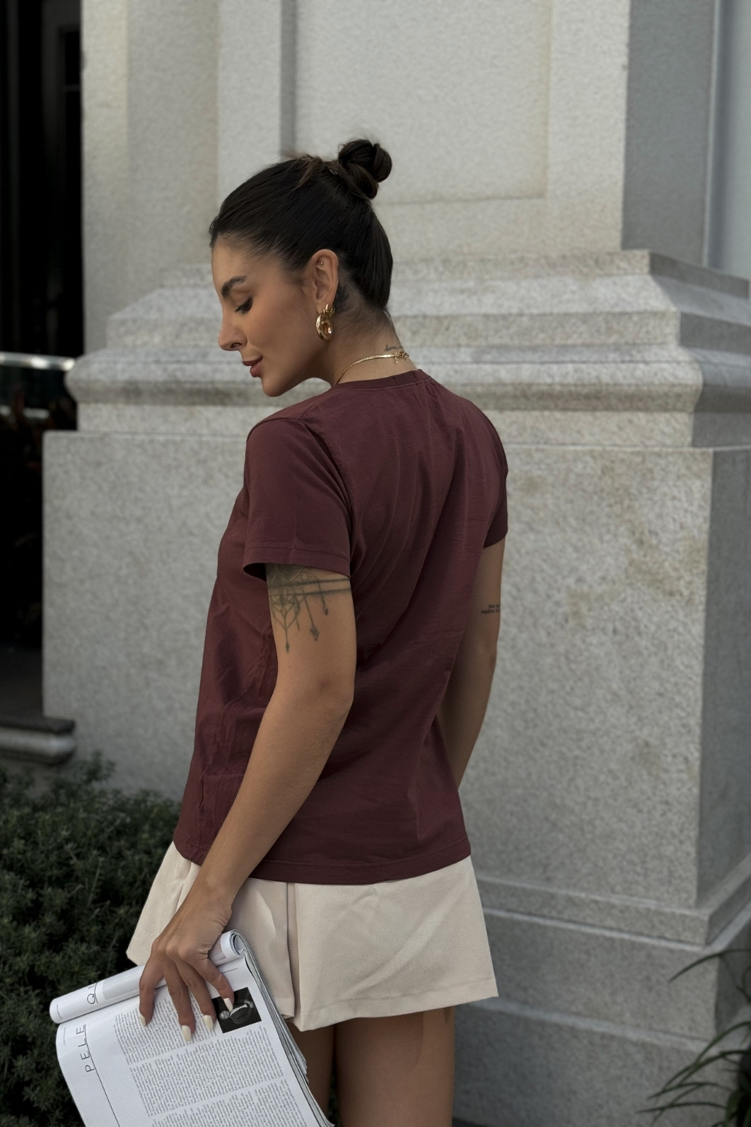 T SHIRT _  FLOR CROCHÊ  [HAND-MADE]