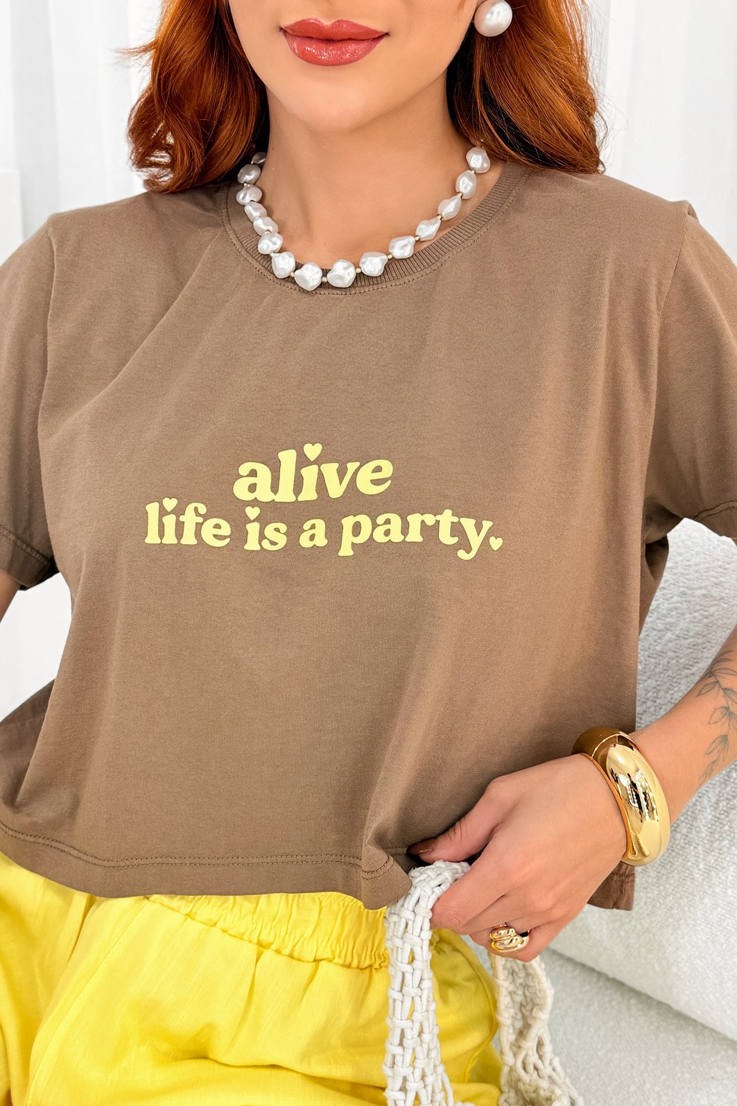 CROPPED _ ALIVE LIFE IS A PARTY _ MARROM CROPPED _ ALIVE LIFE IS A PARTY _ MARROM