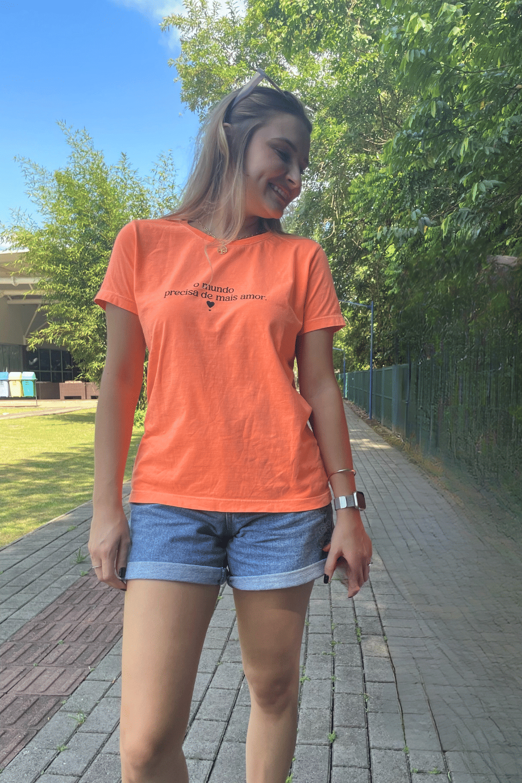 T SHIRT  _  O MUNDO PRECISA DE MAIS AMOR