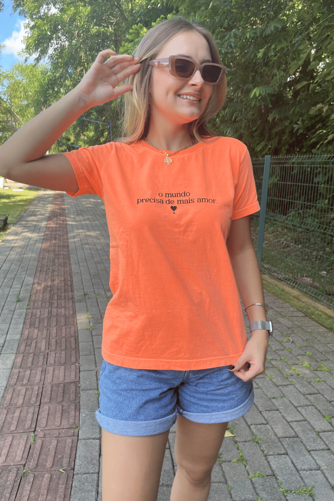 T SHIRT  _  O MUNDO PRECISA DE MAIS AMOR