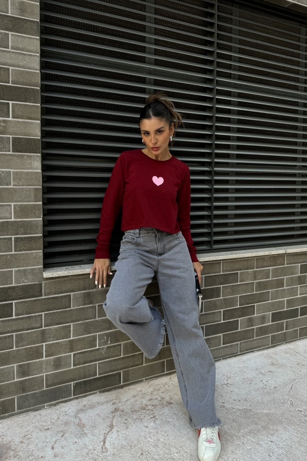 CROPPED MAGA LONGA  _  CORAÇÃO  _  CEREJA