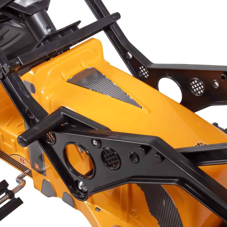 Trator Fazendeiro Amarelo com Pá