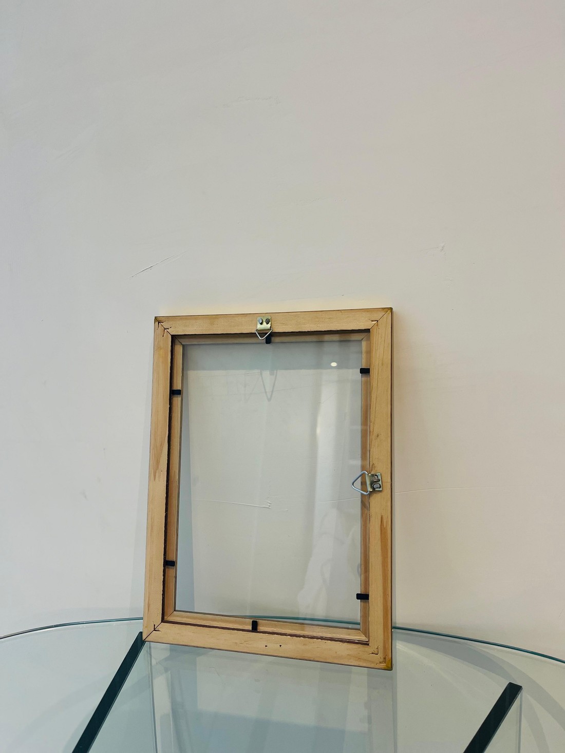 MOLDURA DOURADA - COM SUPORTE GANCHO | 25,5cm x 19cm | VIDRO 2MM INCLUSO