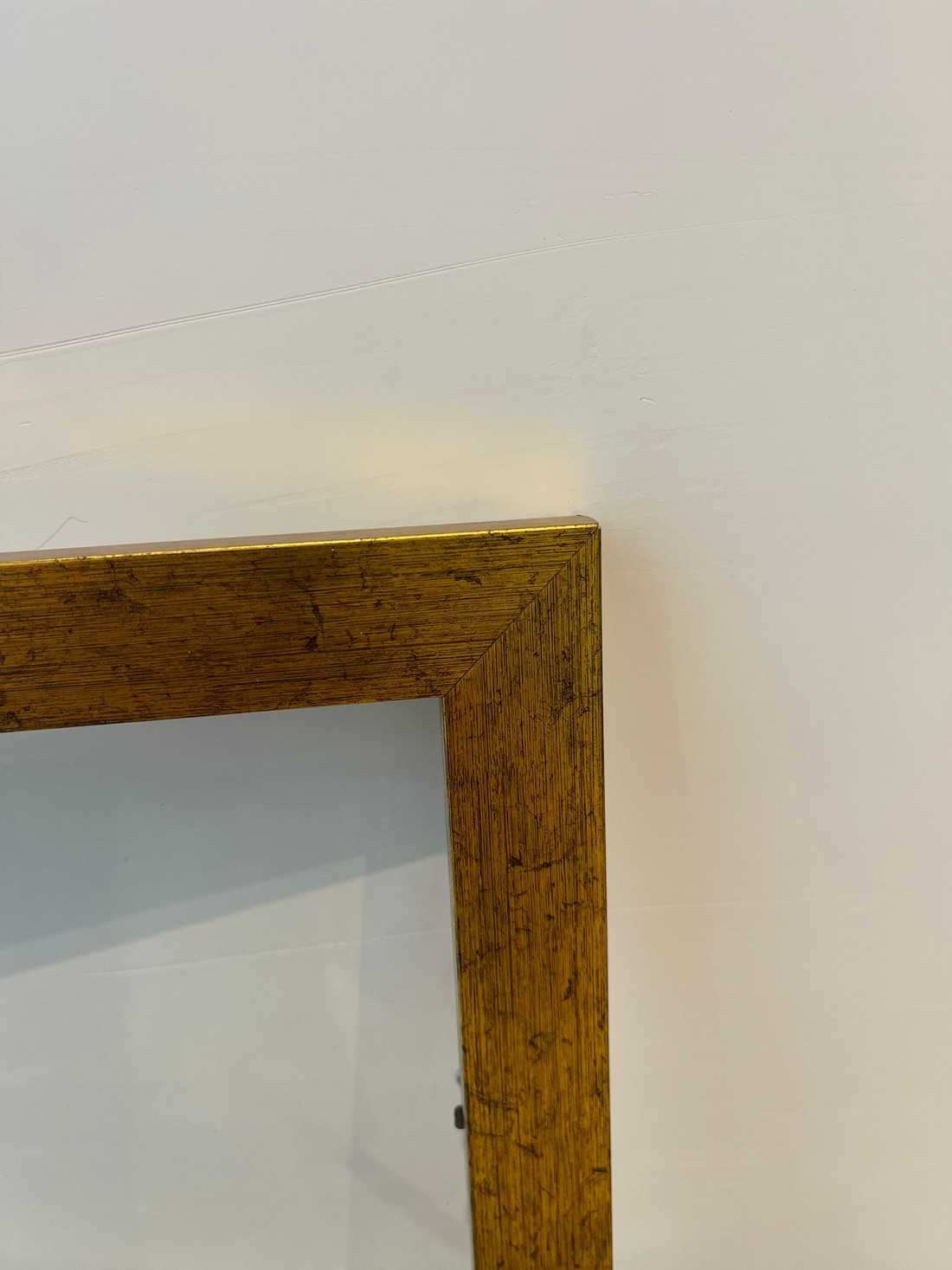 MOLDURA DOURADA - COM SUPORTE GANCHO | 25,5cm x 19cm | VIDRO 2MM INCLUSO