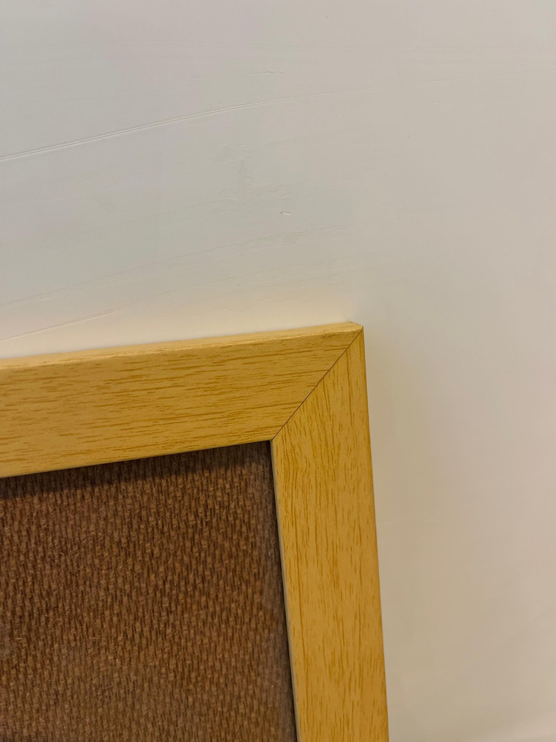 MOLDURA - MADEIRA NATURAL - COM SUPORTE GANCHO | 27,3cm X 18,3cm | VIDRO 2MM INCLUSO