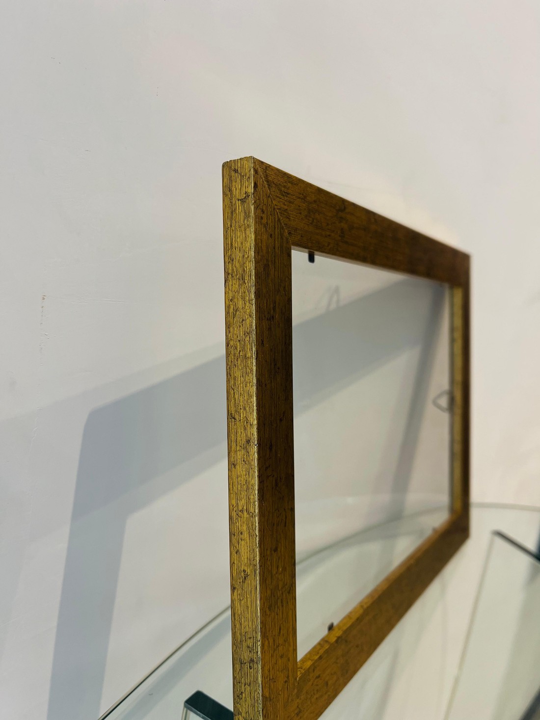 MOLDURA DOURADA - COM SUPORTE GANCHO | 25,5cm x 19cm | VIDRO 2MM INCLUSO