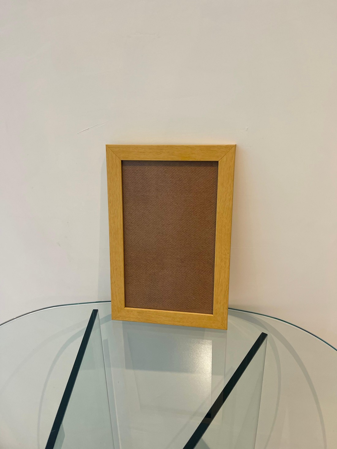 MOLDURA - MADEIRA NATURAL - COM SUPORTE GANCHO | 27,3cm X 18,3cm | VIDRO 2MM INCLUSO