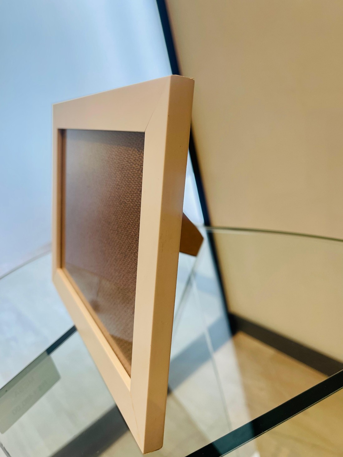 MOLDURA BRANCA - COM SUPORTE DE APOIO | 24,5 x 18,5cm | VIDRO 2MM INCLUSO