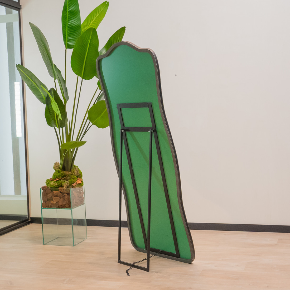 ESPELHO ORGÂNICO NEW YORK | 170X70CM |  COM APOIO RECLINÁVEL - MOLDURA EM TECIDO SINTÉTICO PRETO