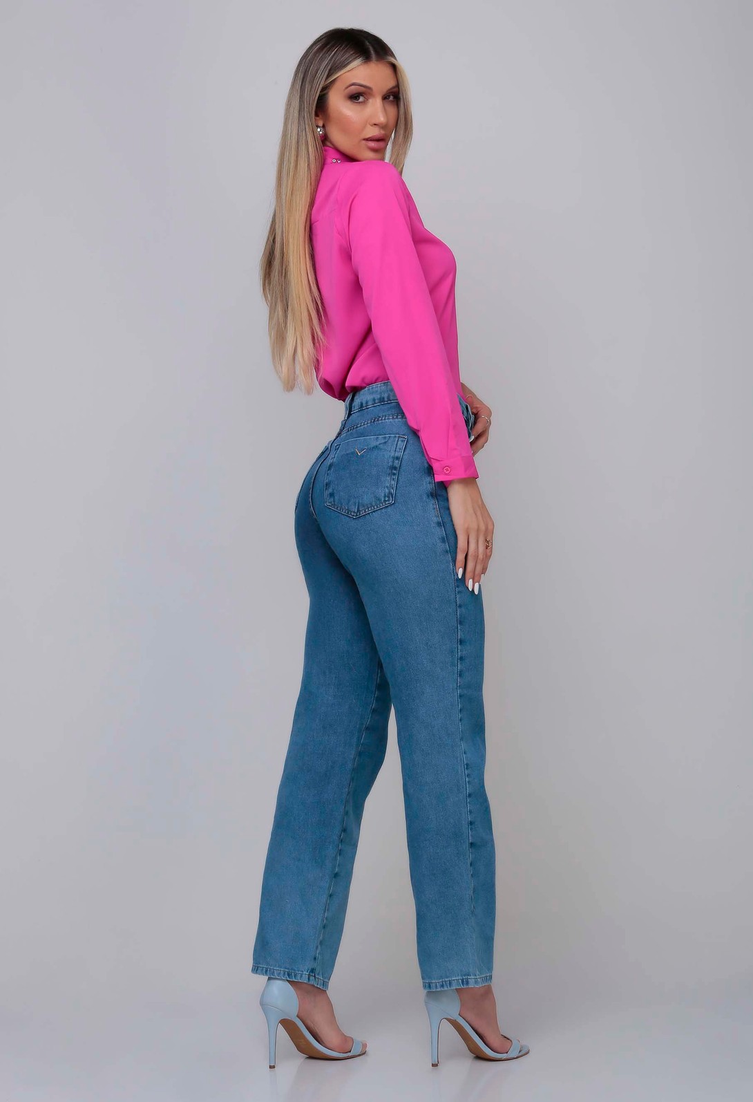 Calça Jeans Reta Feminina Com Coração No Bolso Relógio 24734 Calça Jeans Reta Feminina Com Coração No Bolso Relógio 24734