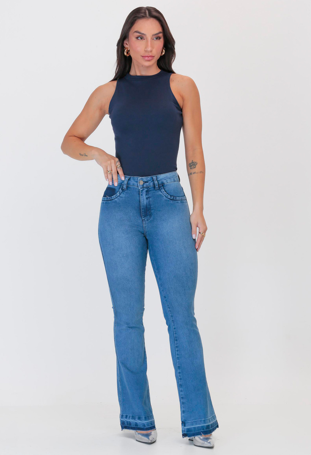 Calça Jeans Flare Feminina Confortável Com Barra Desfeita 25528