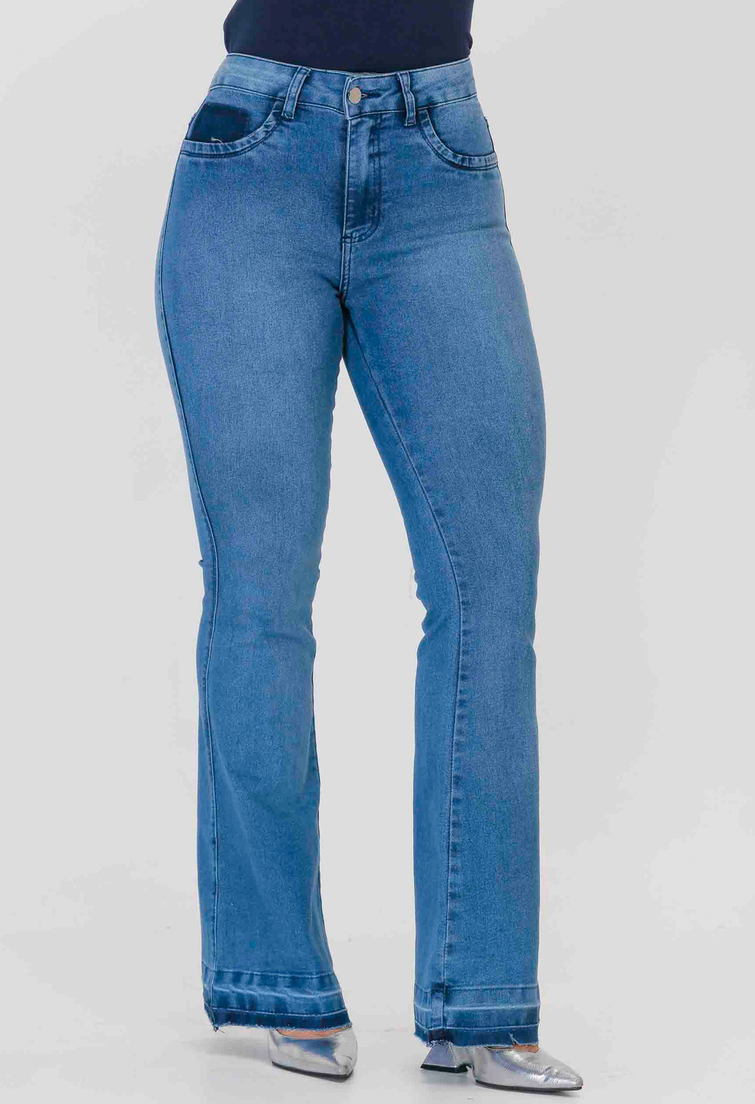 Calça Jeans Flare Feminina Confortável Com Barra Desfeita 25528