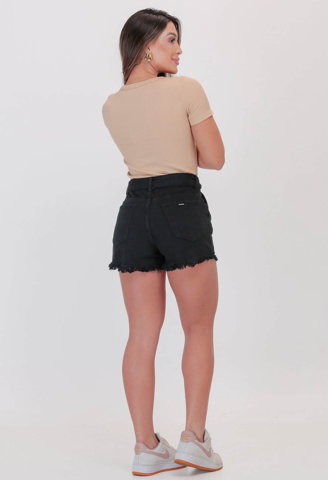 Shorts Jeans Mom Feminino Preto Com Barra Desfiada 25536