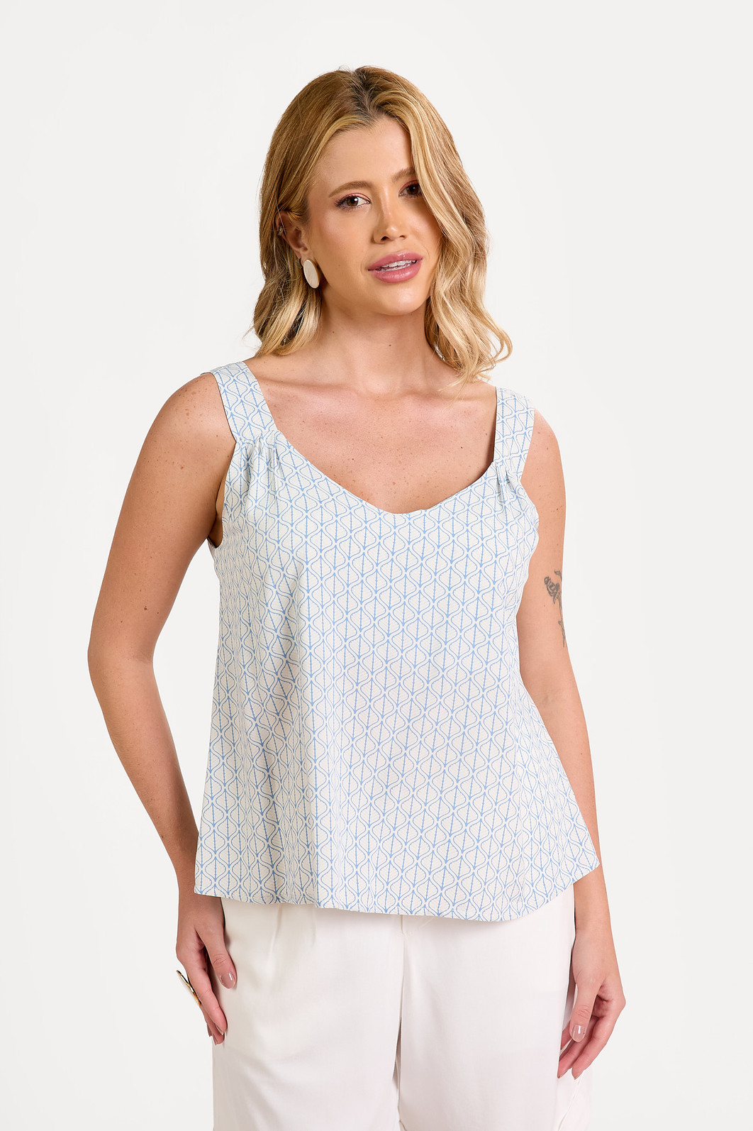 REGATA ALÇAS LARGAS FOLHAS REGATA ALÇAS LARGAS FOLHAS