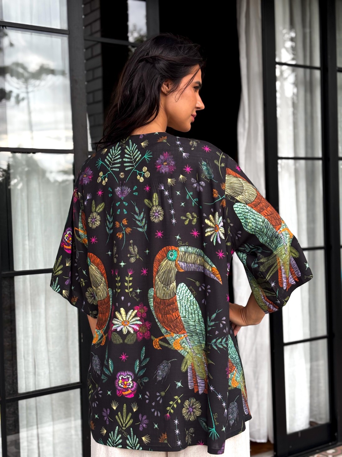 KIMONO VISCOSE FLORAL DE VERAO KIMONO VISCOSE FLORAL DE VERAO