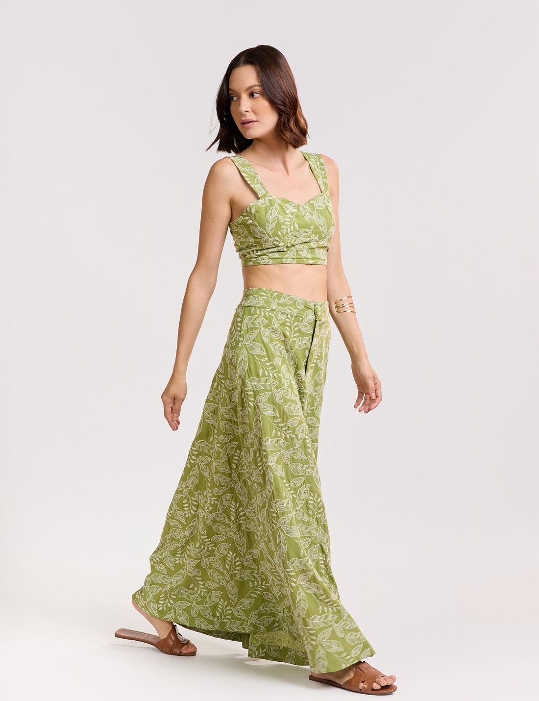 SAIA BORDADA MIDI VISCOSE FLORA SAIA BORDADA MIDI VISCOSE FLORA