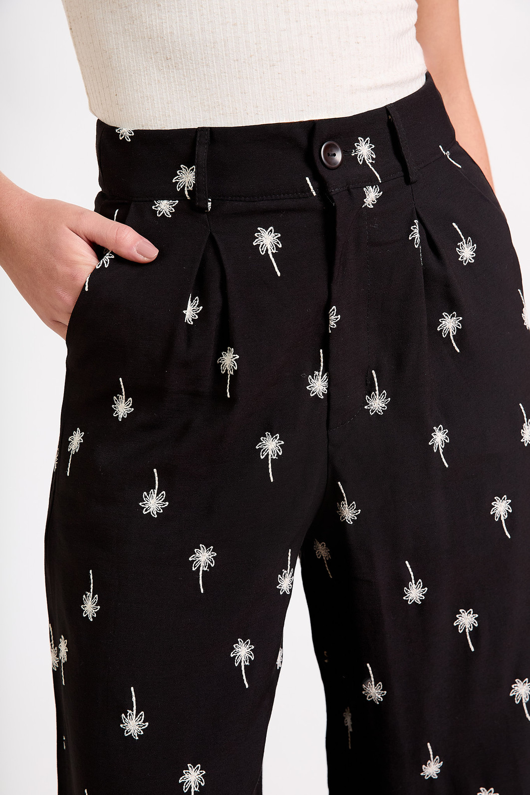 CALÇA BORDADA VISCOSE GAIA 