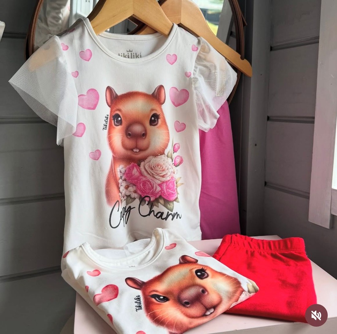 CONJUNTO MENINA BLUSA DE CAPIVARA COM TULE E BERMUDA CICLISTA - TIKI LIKI CONJUNTO MENINA BLUSA DE CAPIVARA COM TULE E BERMUDA CICLISTA - TIKI LIKI