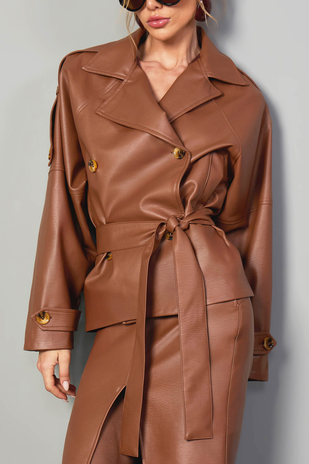 JAQUETA LEATHER FAKE OVERSIZED COM FAIXA | Luleg