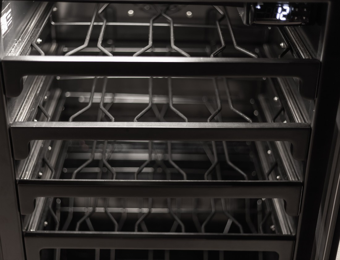 Prateleira adega AD100 Prateleiras da adega vazia