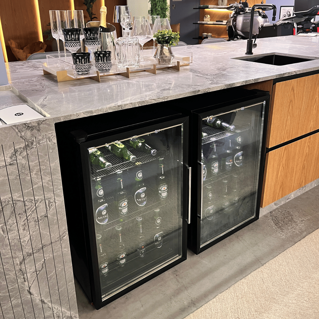 CERVEJEIRA VERTICAL CV100 PORTA DIREITA
