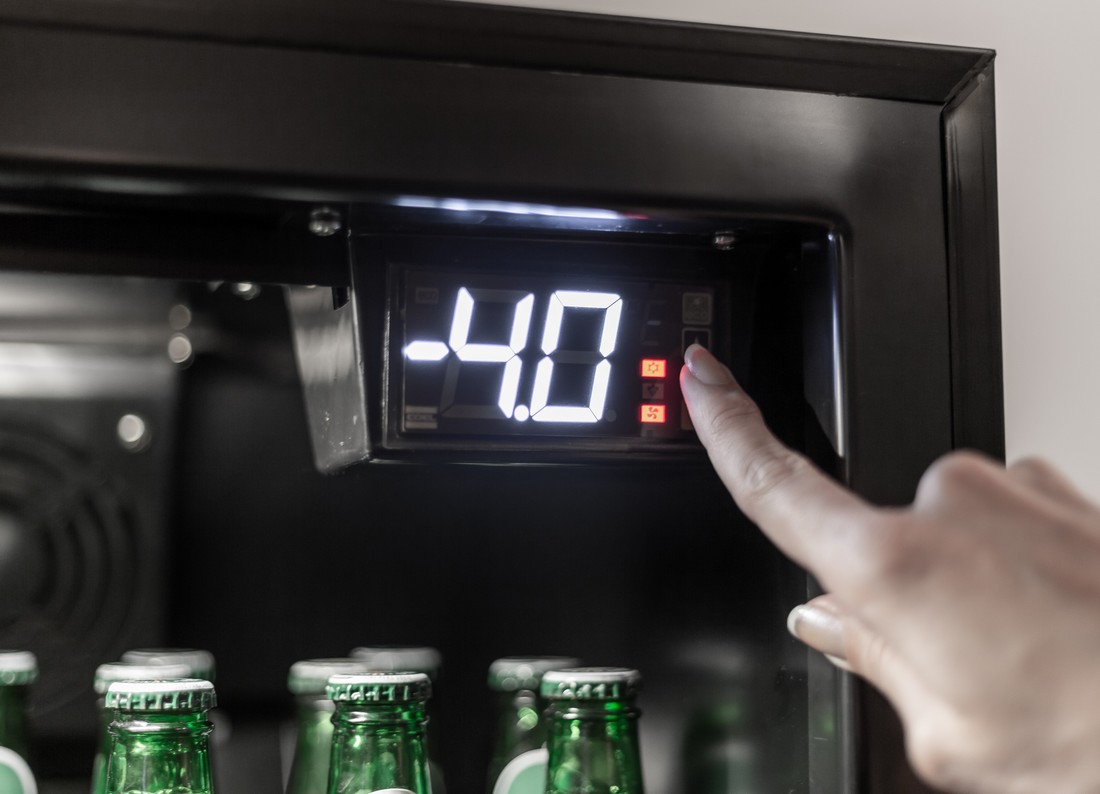 CV200 Porta esquerda CV200 Regulagem temperatura controlador