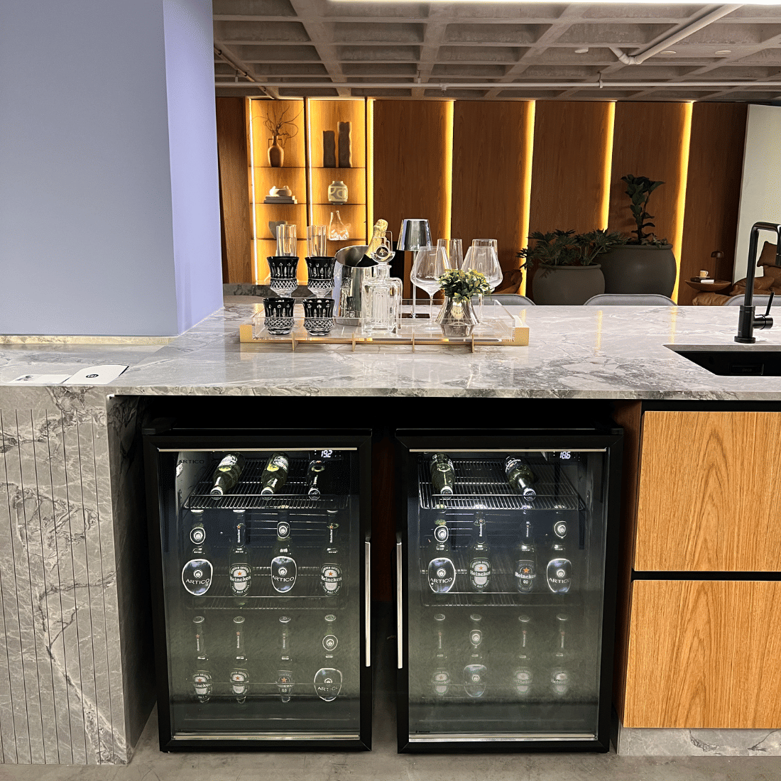 CERVEJEIRA VERTICAL CV100 PORTA ESQUERDA
