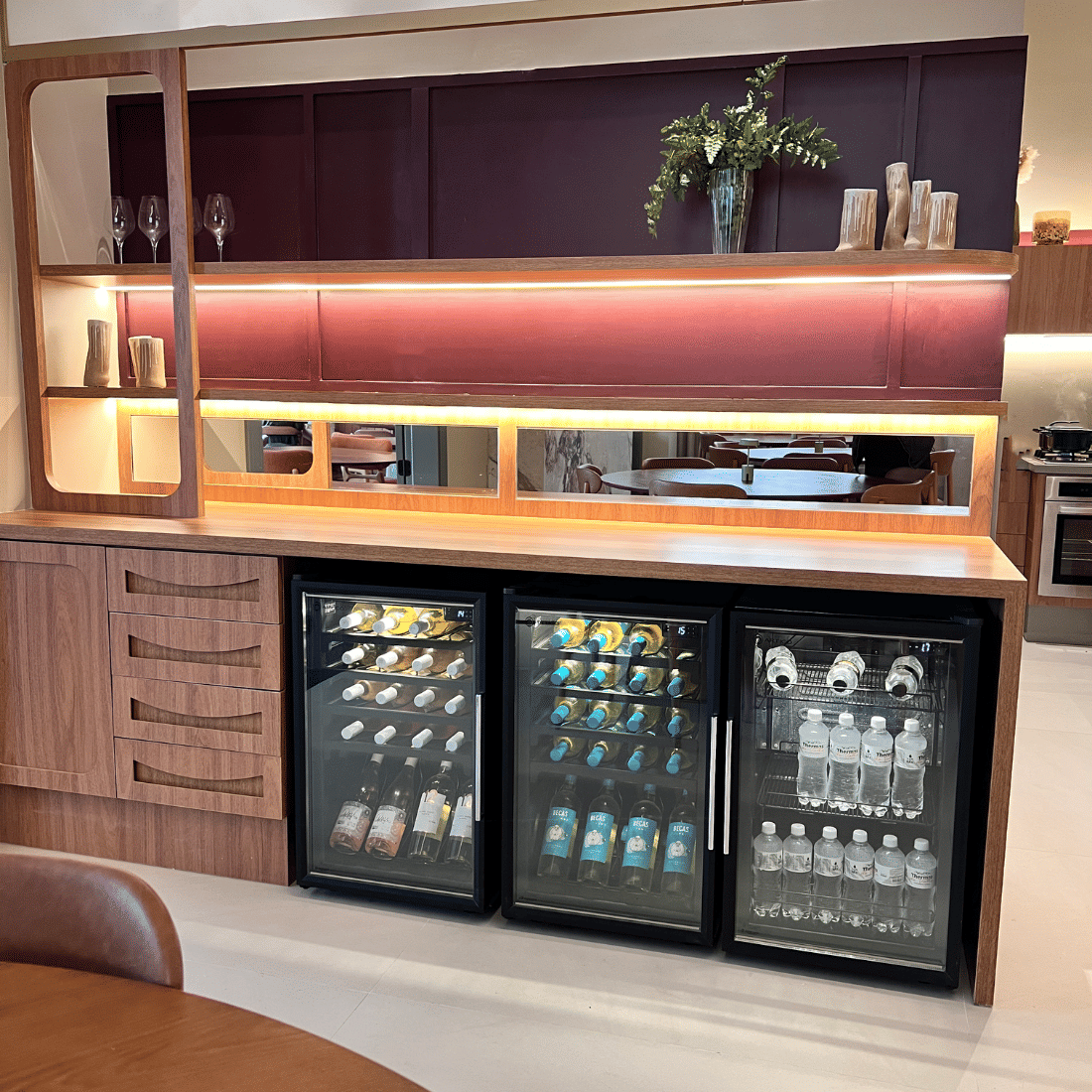 CERVEJEIRA VERTICAL CV100 PORTA DIREITA