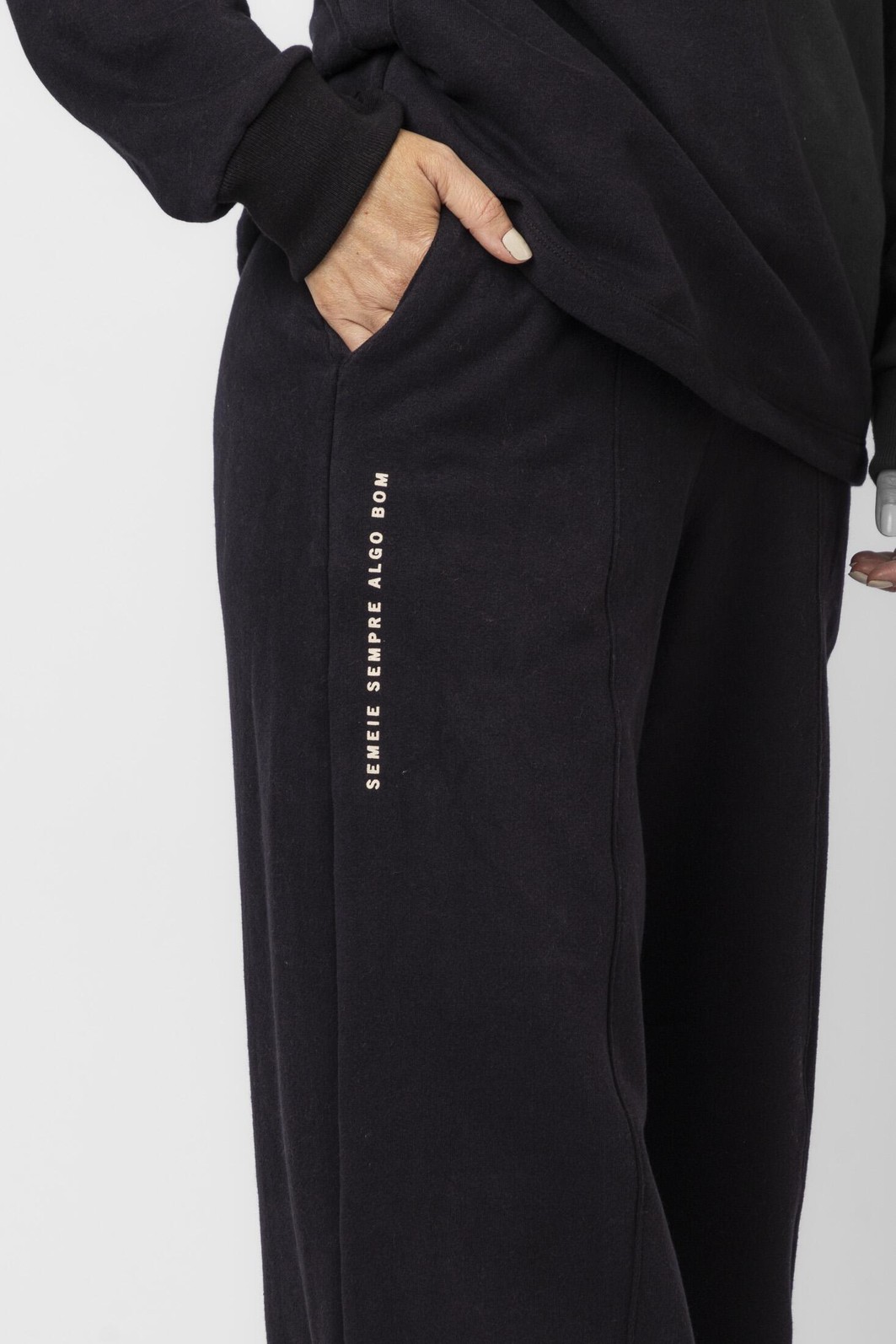 CALÇA SEMEIE O AMOR PRETO CALÇA SEMEIE O AMOR PRETO